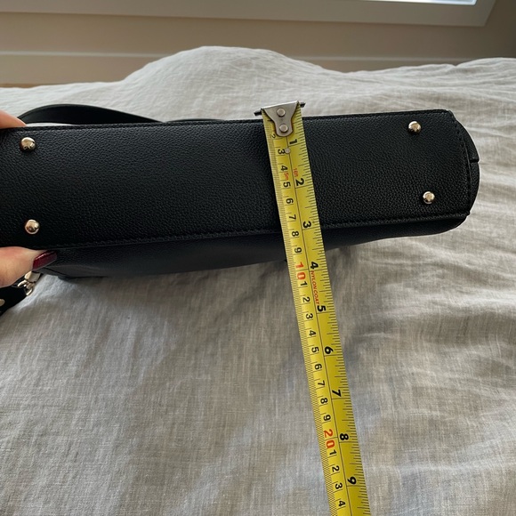 GUESS Silvye Satchel - Picture 14 of 15